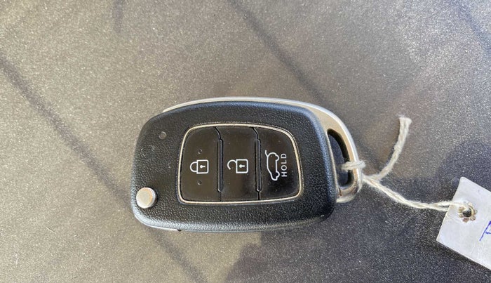 2015 Hyundai Creta 1.6 SX CRDI, Diesel, Manual, 99,830 km, Lock system - Dork lock functional only from remote key