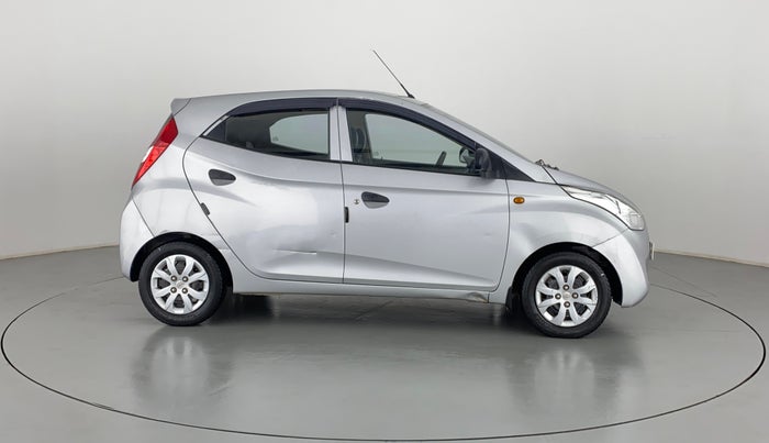 2014 Hyundai Eon MAGNA PLUS, Petrol, Manual, 27,576 km, Right Side View