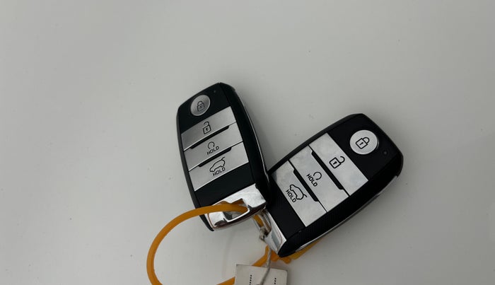 2022 KIA SONET GTX PLUS 1.0 IMT, Petrol, Manual, 71,157 km, Key Close Up