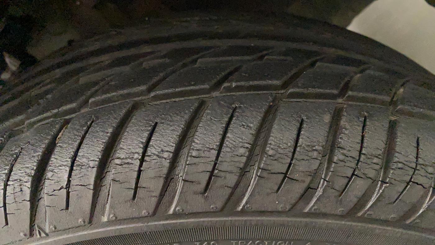 2015 Renault Kwid RXL, Petrol, Manual, 16,931 km, Left Rear Tyre Tread