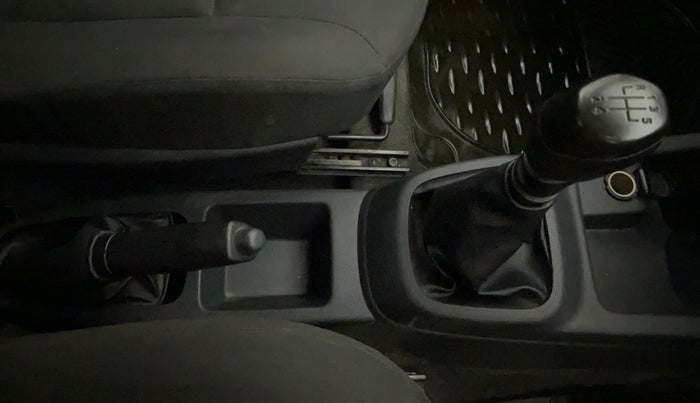 2015 Renault Kwid RXL, Petrol, Manual, 16,931 km, Gear Lever