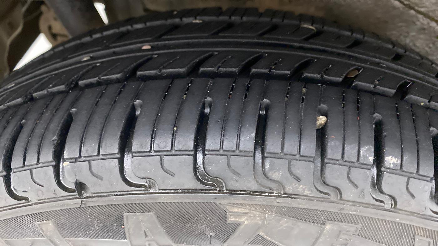 2015 Maruti Wagon R 1.0 VXI, Petrol, Manual, 75,135 km, Right Rear Tyre Tread