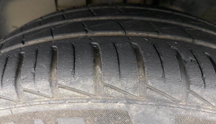 2019 Renault Kwid 1.0 CLIMBER OPT, Petrol, Manual, 34,050 km, Left Front Tyre Tread