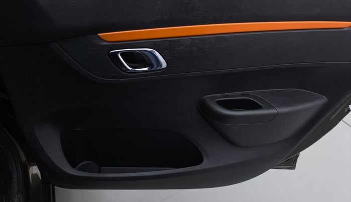 2019 Renault Kwid 1.0 CLIMBER OPT, Petrol, Manual, 34,050 km, Driver Side Door Panels Control