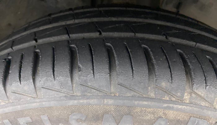 2019 Renault Kwid 1.0 CLIMBER OPT, Petrol, Manual, 34,050 km, Right Front Tyre Tread