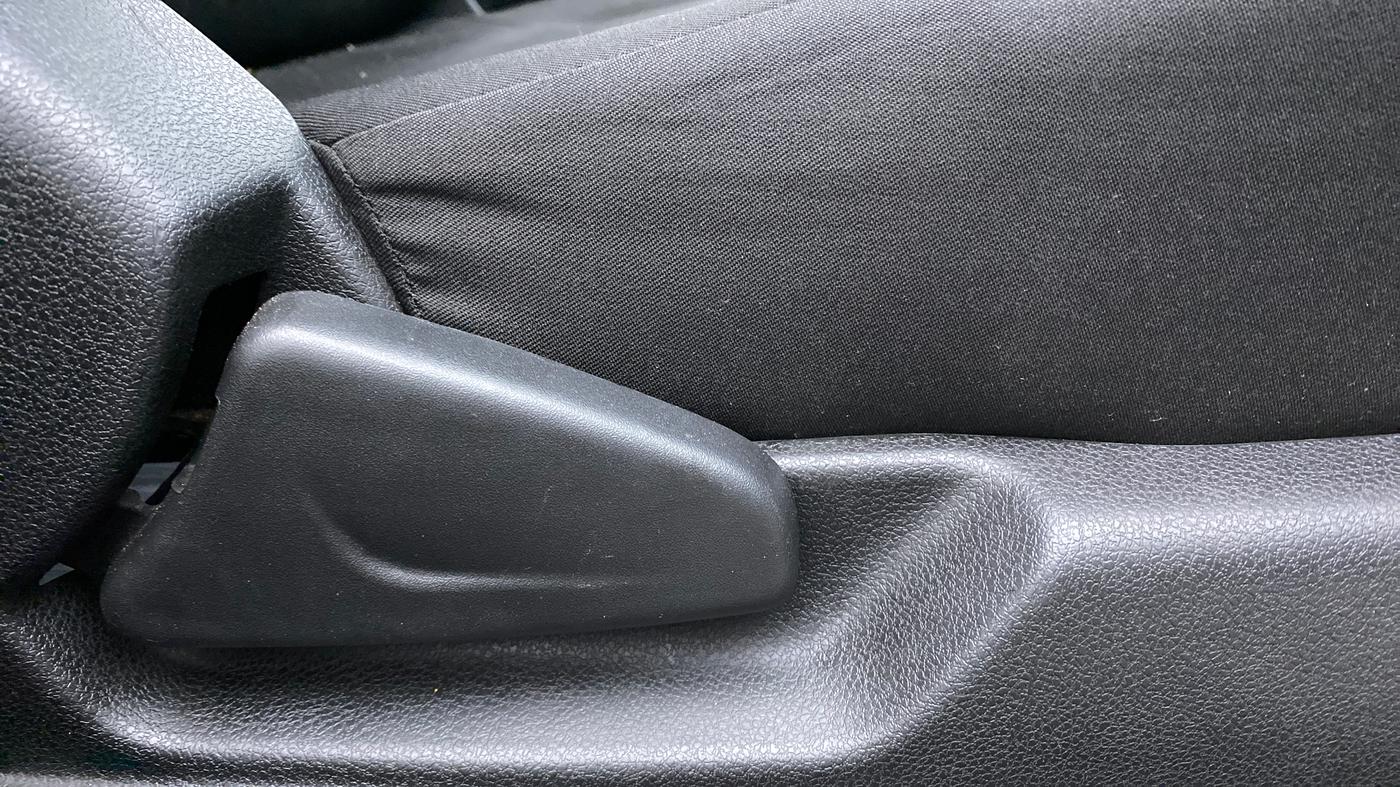 2018 Renault Kwid RXT 1.0 EASY-R AT OPTION, Petrol, Automatic, 25,870 km, Driver Side Adjustment Panel