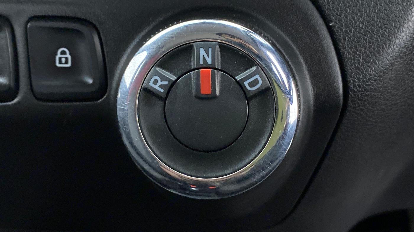 2018 Renault Kwid RXT 1.0 EASY-R AT OPTION, Petrol, Automatic, 25,870 km, Gear Lever