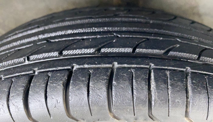 2014 Hyundai Santro Xing GLS, Petrol, Manual, 57,196 km, Right Front Tyre Tread