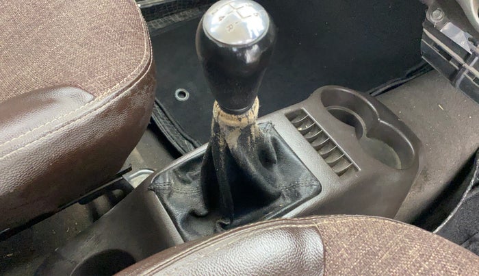 2014 Hyundai Santro Xing GLS, Petrol, Manual, 57,196 km, Gear lever - Boot cover slightly torn
