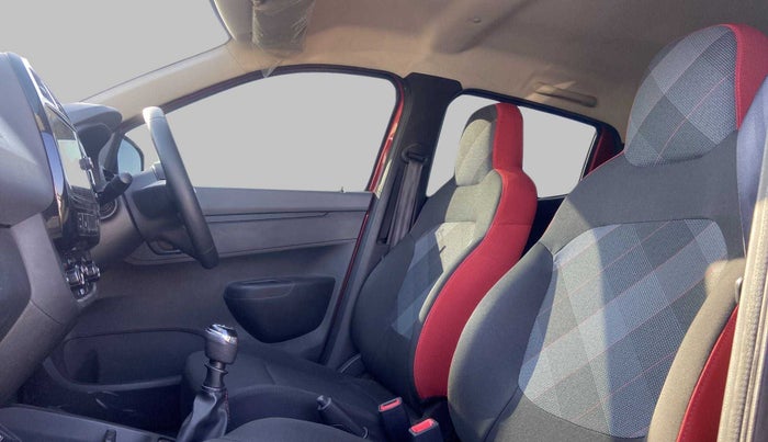 2021 Renault Kwid 1.0 RXT Opt, Petrol, Manual, 27,116 km, Right Side Front Door Cabin