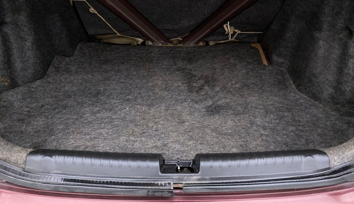 2015 Honda Amaze 1.2 SMT I VTEC, Petrol, Manual, 1,00,238 km, Boot Inside