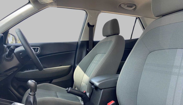 2021 Hyundai VENUE S Plus MT 1.2 Kappa, Petrol, Manual, 13,373 km, Right Side Front Door Cabin