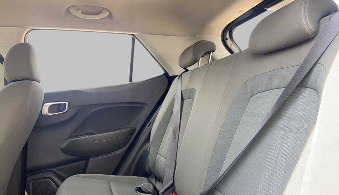 2021 Hyundai VENUE S Plus MT 1.2 Kappa, Petrol, Manual, 13,373 km, Right Side Rear Door Cabin