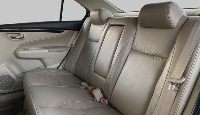 2016 Maruti Ciaz ZDI+ SHVS, Diesel, Manual, 68,477 km, Right Side Rear Door Cabin