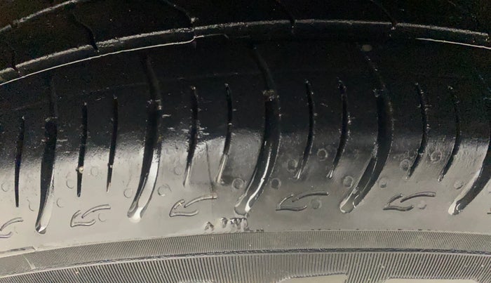 2021 Maruti Baleno DELTA PETROL 1.2, Petrol, Manual, 38,380 km, Right Front Tyre Tread