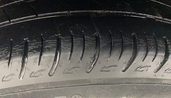 2021 Maruti Baleno DELTA PETROL 1.2, Petrol, Manual, 38,380 km, Right Rear Tyre Tread