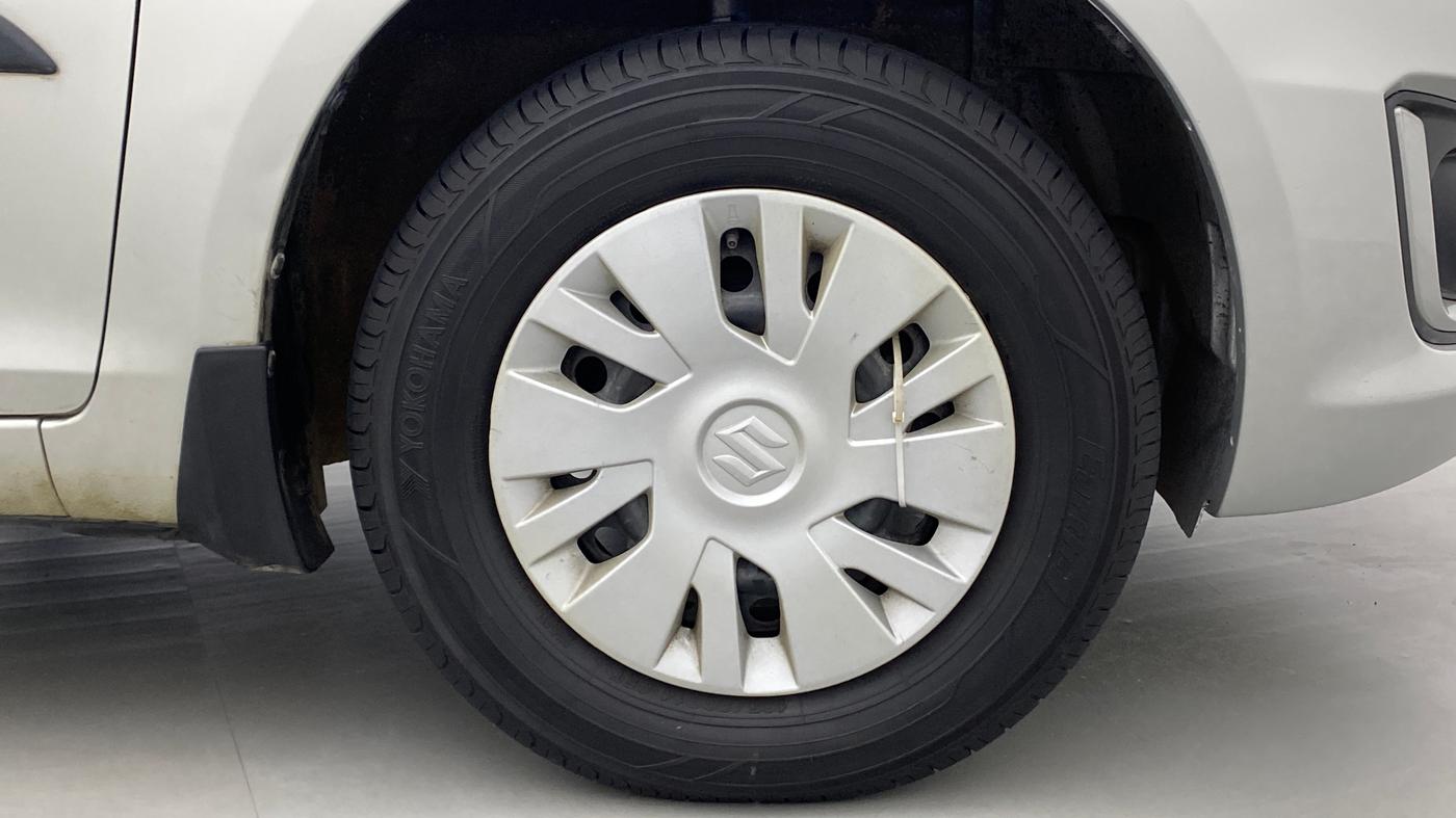 2017 Maruti Swift VXI D, Petrol, Manual, 54,636 km, Right Front Wheel