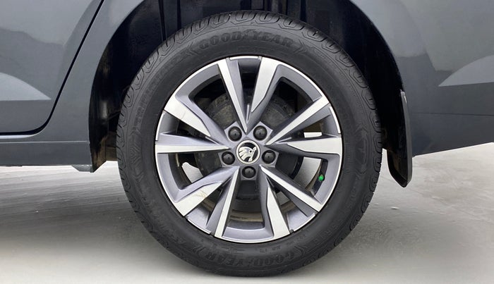 2022 Skoda SLAVIA STYLE 1.0 TSI MT, Petrol, Manual, 30,722 km, Left Rear Wheel