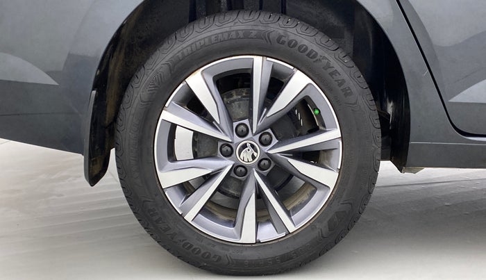 2022 Skoda SLAVIA STYLE 1.0 TSI MT, Petrol, Manual, 30,722 km, Right Rear Wheel