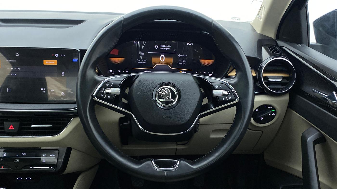 2022 Skoda SLAVIA STYLE 1.0 TSI MT, Petrol, Manual, 30,722 km, Steering Wheel Close Up