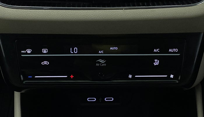 2022 Skoda SLAVIA STYLE 1.0 TSI MT, Petrol, Manual, 30,722 km, Automatic Climate Control
