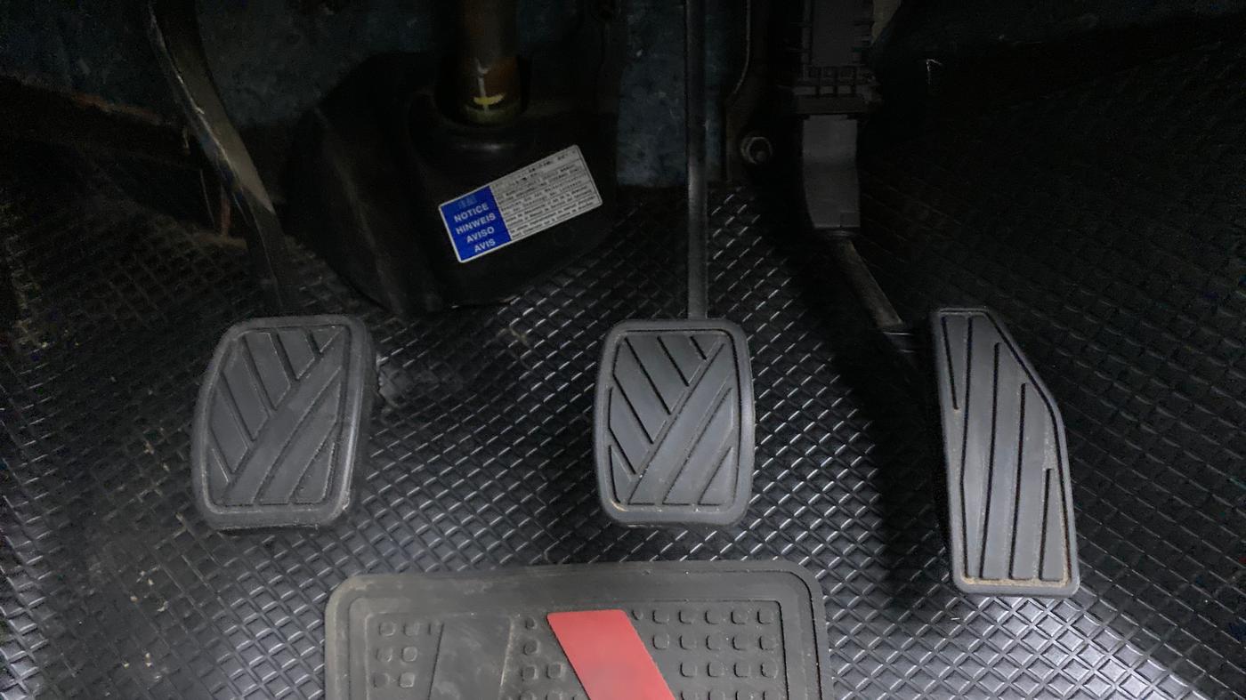 2018 Maruti Swift VXI, Petrol, Manual, 46,596 km, Pedals