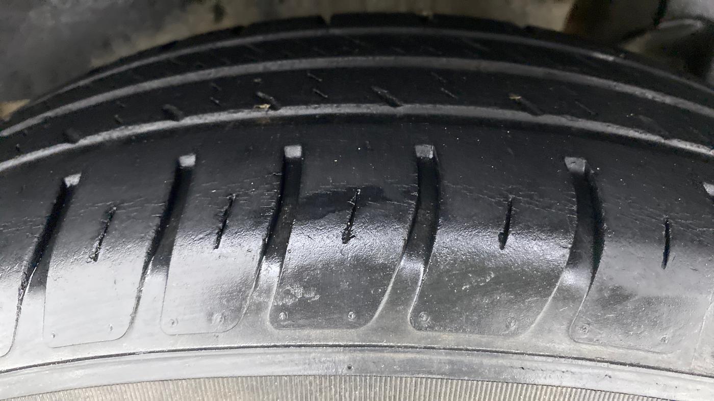 2018 Maruti Swift VXI, Petrol, Manual, 46,596 km, Left Rear Tyre Tread