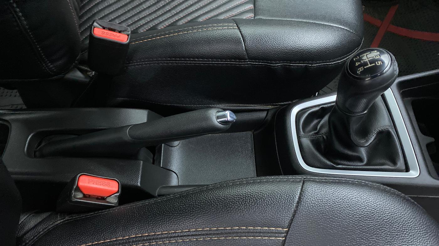 2018 Maruti Swift VXI, Petrol, Manual, 46,596 km, Gear Lever