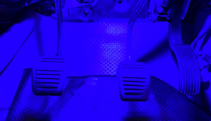 2016 Mahindra Scorpio S10, Diesel, Manual, 66,890 km, Pedals