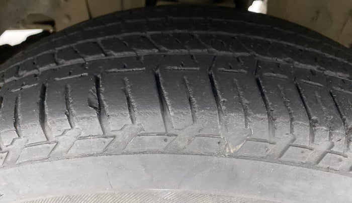 2016 Mahindra Scorpio S10, Diesel, Manual, 66,890 km, Right Front Tyre Tread