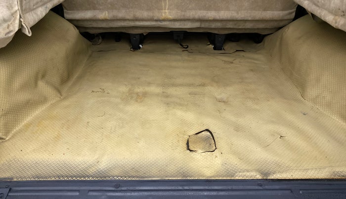 2016 Mahindra Scorpio S10, Diesel, Manual, 66,890 km, Boot Inside