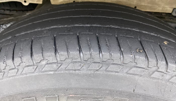 2016 Mahindra Scorpio S10, Diesel, Manual, 66,890 km, Right Rear Tyre Tread