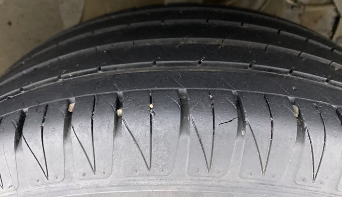 2020 Maruti Vitara Brezza ZXI +, Petrol, Manual, 40,298 km, Right Front Tyre Tread