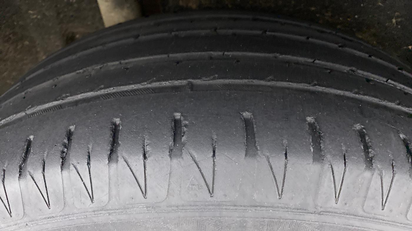 2020 Maruti Vitara Brezza ZXI +, Petrol, Manual, 40,298 km, Right Rear Tyre Tread