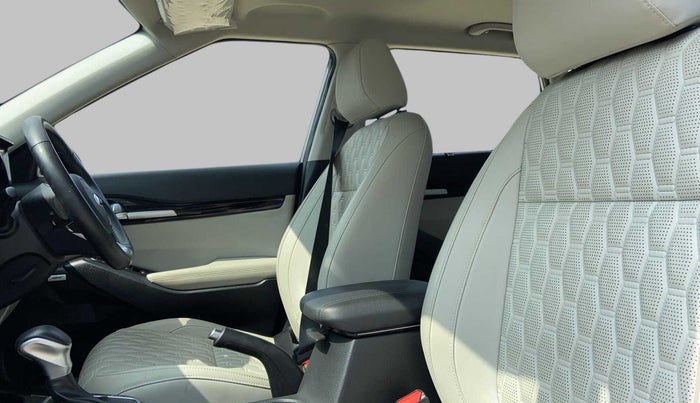2019 KIA SELTOS HTX+ AT 1.5 DIESEL, Diesel, Automatic, 21,038 km, Right Side Front Door Cabin