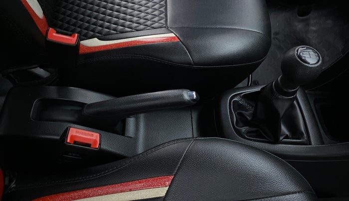 2017 Maruti Swift VXI, Petrol, Manual, 68,662 km, Gear Lever