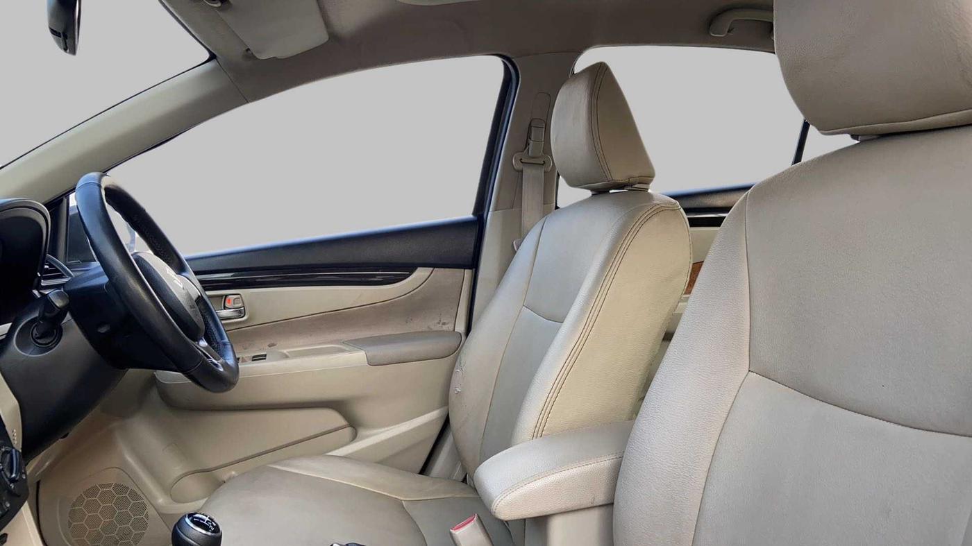 2016 Maruti Ciaz VXI (O), Petrol, Manual, 72,394 km, Right Side Front Door Cabin