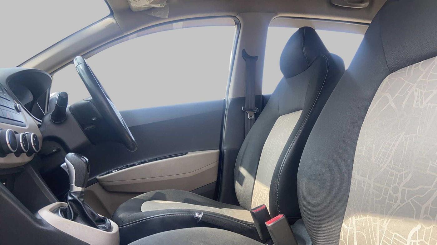 2016 Hyundai Grand i10 ASTA 1.2 AT VTVT, Petrol, Automatic, 33,926 km, Right Side Front Door Cabin
