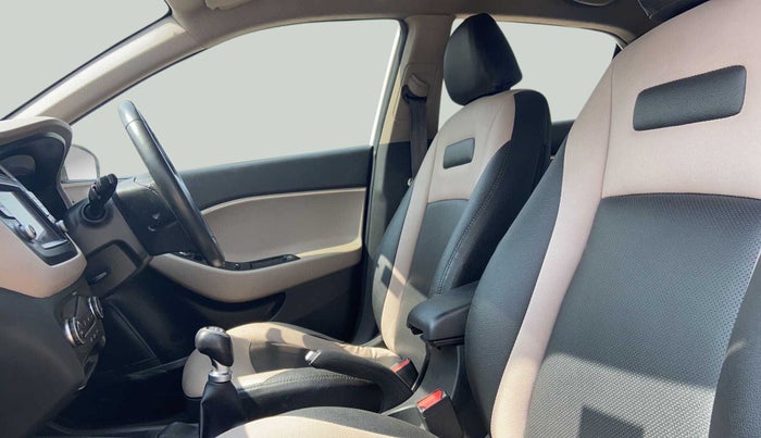 2018 Hyundai Elite i20 ASTA 1.2 (O), Petrol, Manual, 43,137 km, Right Side Front Door Cabin