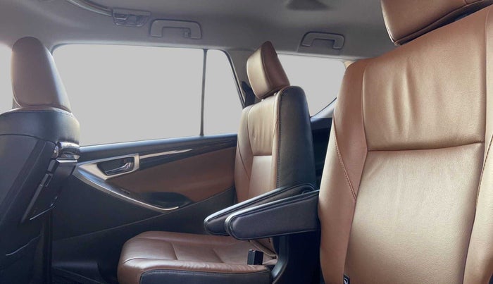 2016 Toyota Innova Crysta 2.7 ZX AT 7 STR, Petrol, Automatic, 21,496 km, Right Side Rear Door Cabin