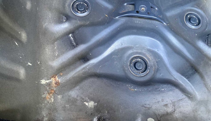 2018 Maruti Dzire VXI, Petrol, Manual, 35,217 km, Boot floor - Slight discoloration