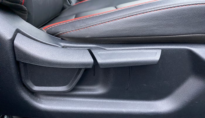 2021 Hyundai NEW I20 N LINE N8 1.0 TURBO GDI DCT DUAL TONE, Petrol, Automatic, 17,847 km, Driver Side Adjustment Panel