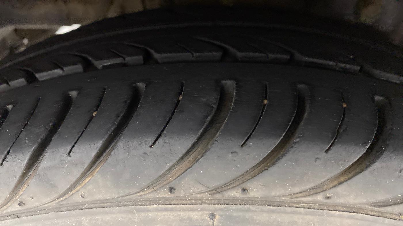 2017 Hyundai Eon ERA PLUS, Petrol, Manual, 72,958 km, Right Rear Tyre Tread