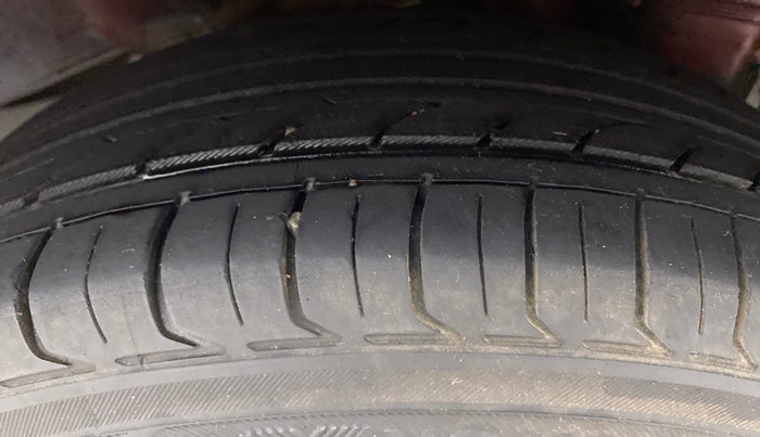2017 Hyundai Eon ERA PLUS, Petrol, Manual, 72,958 km, Left Rear Tyre Tread
