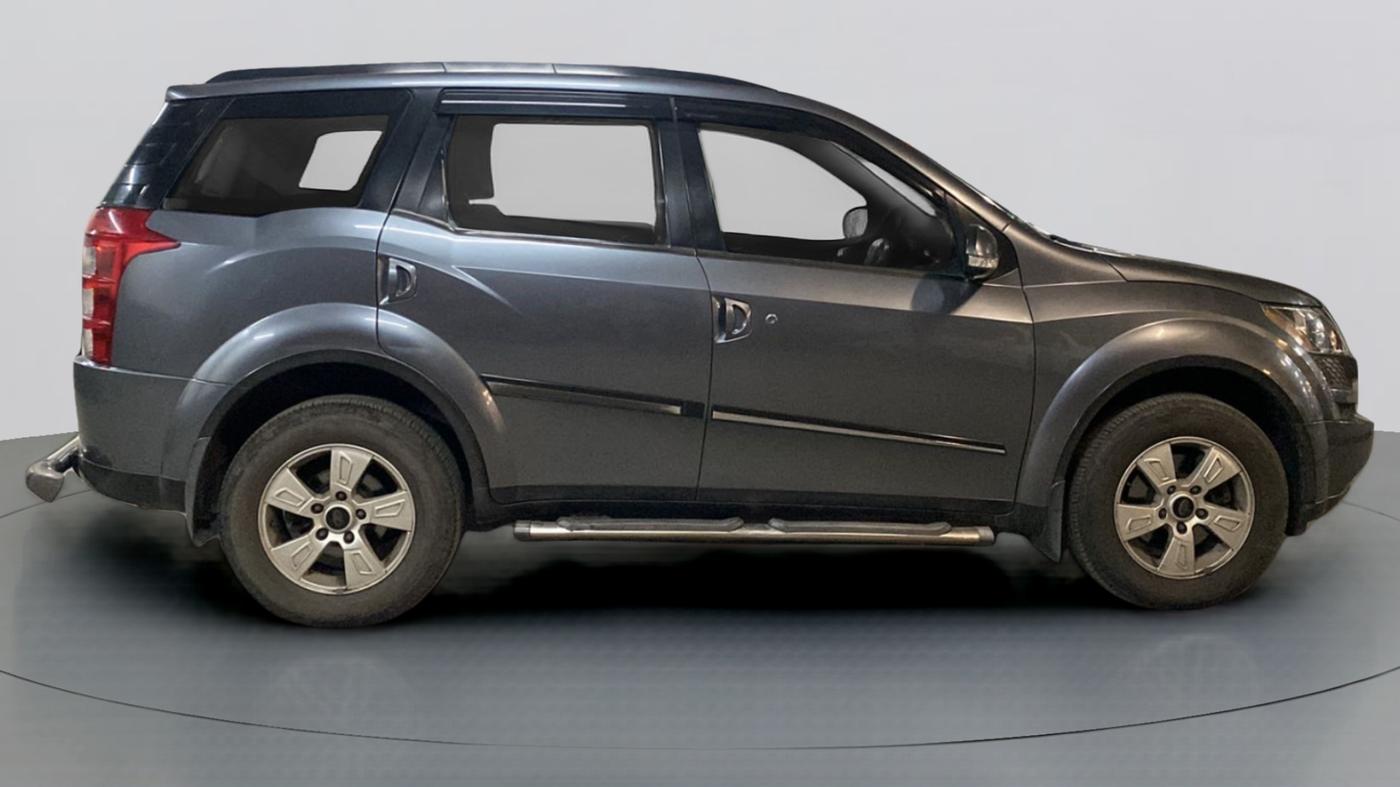 2015 Mahindra XUV500 W8 FWD, Diesel, Manual, 41,443 km, Right Side View
