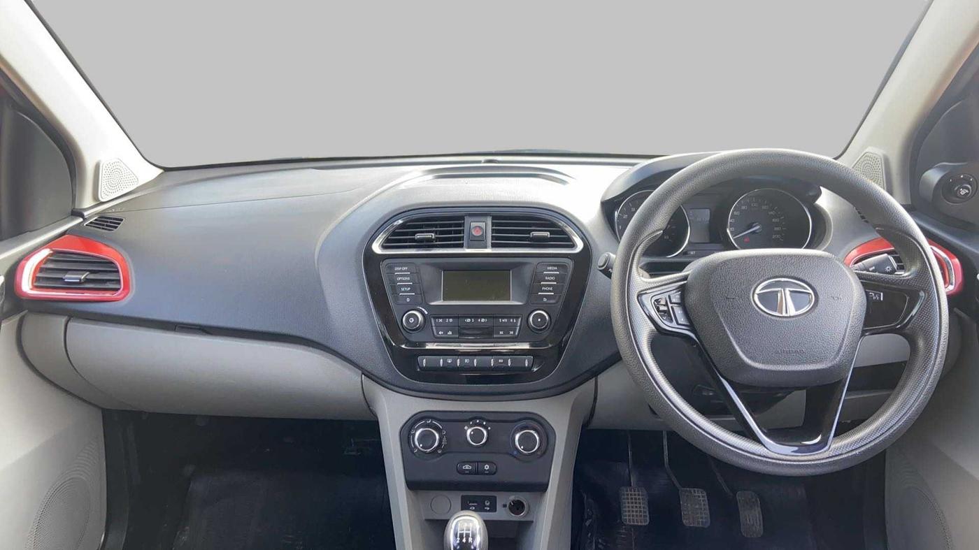 2018 Tata Tiago XZ 1.2 REVOTRON, Petrol, Manual, 36,738 km, Dashboard