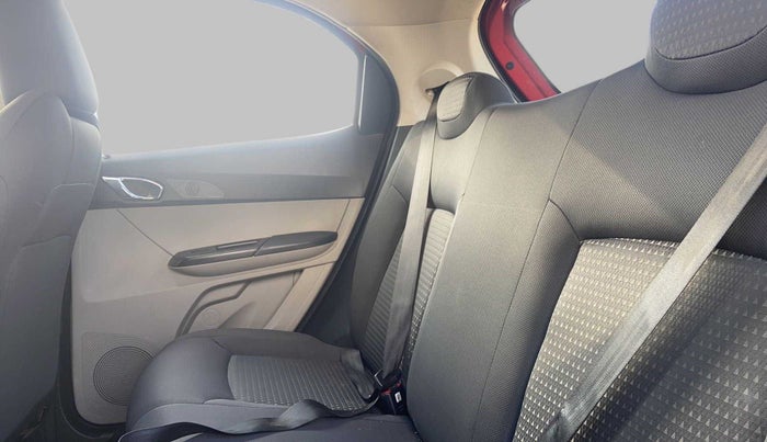 2018 Tata Tiago XZ 1.2 REVOTRON, Petrol, Manual, 36,738 km, Right Side Rear Door Cabin