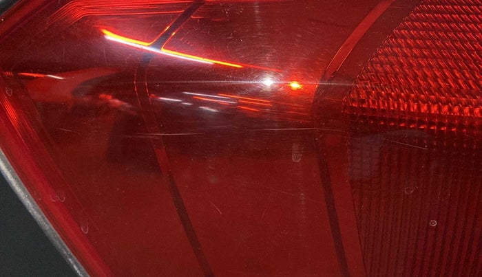 2016 Maruti Vitara Brezza ZDI, Diesel, Manual, 48,956 km, Left tail light - Minor scratches