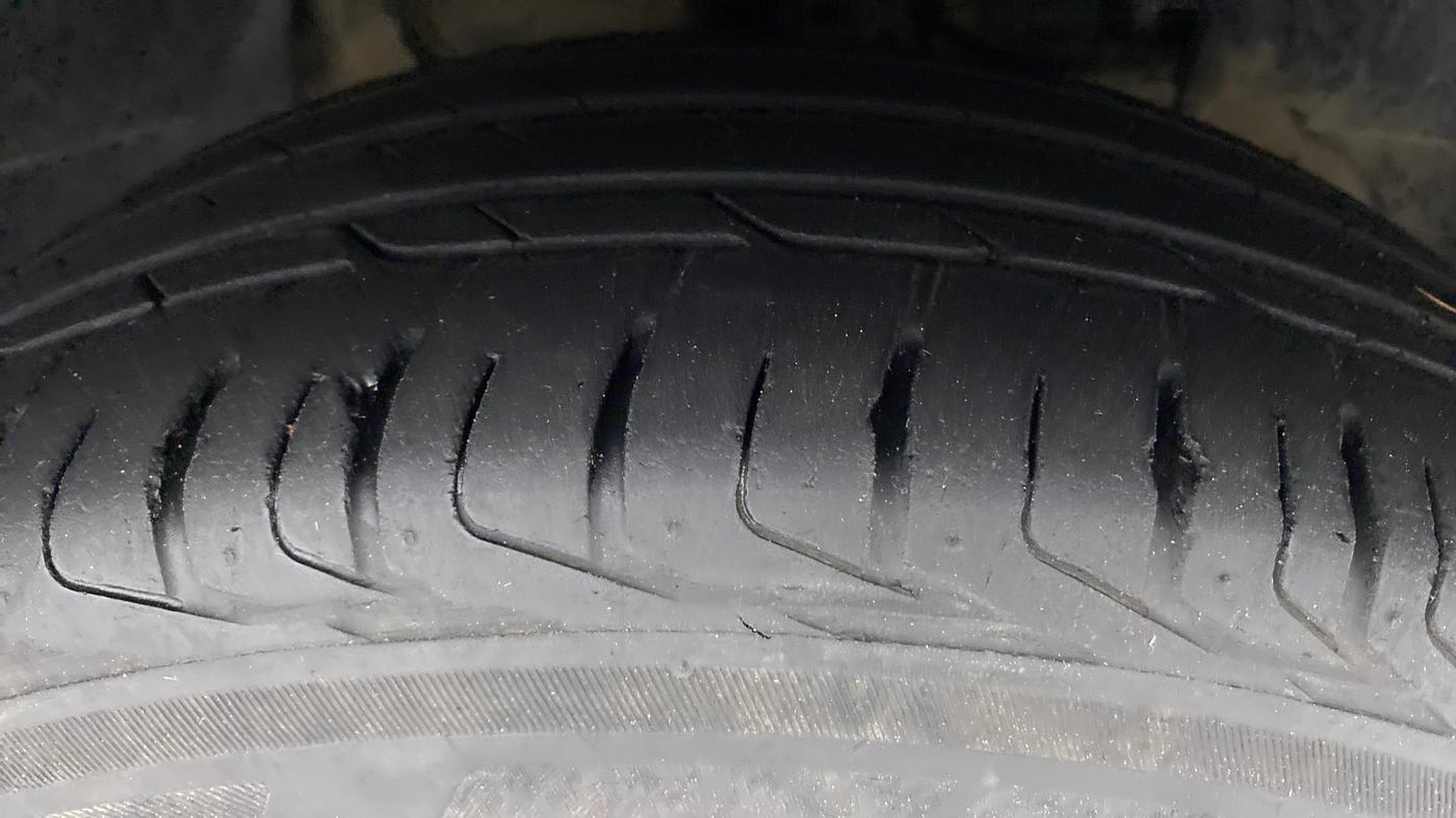 2021 Tata NEXON XZ+ OPT PETROL, Petrol, Manual, 26,533 km, Right Front Tyre Tread
