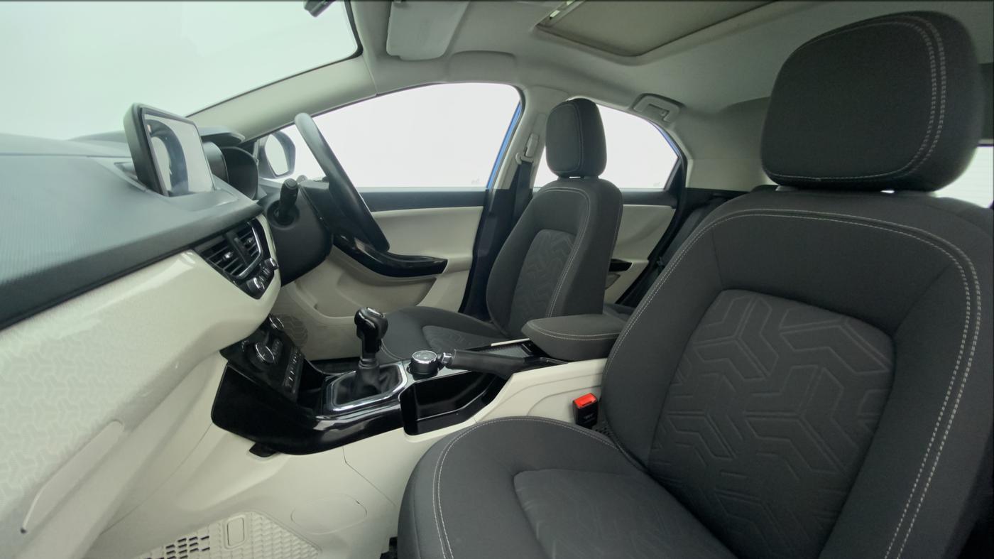 2021 Tata NEXON XZ+ OPT PETROL, Petrol, Manual, 26,533 km, Right Side Front Door Cabin